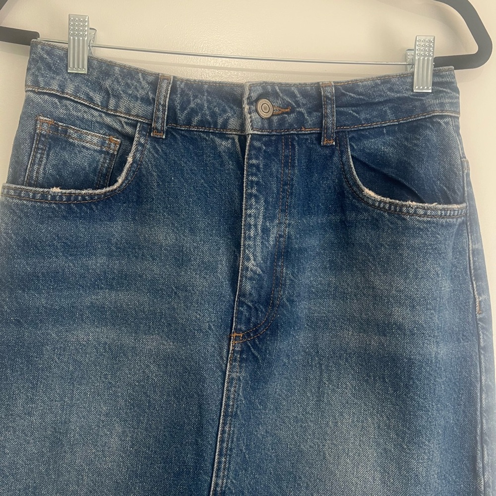 Zara Women's Dark Blue Denim Skirt - Picture 2 of 10